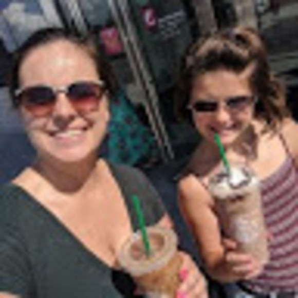 Meet your Posher, Jessica - Picture 1 of 1